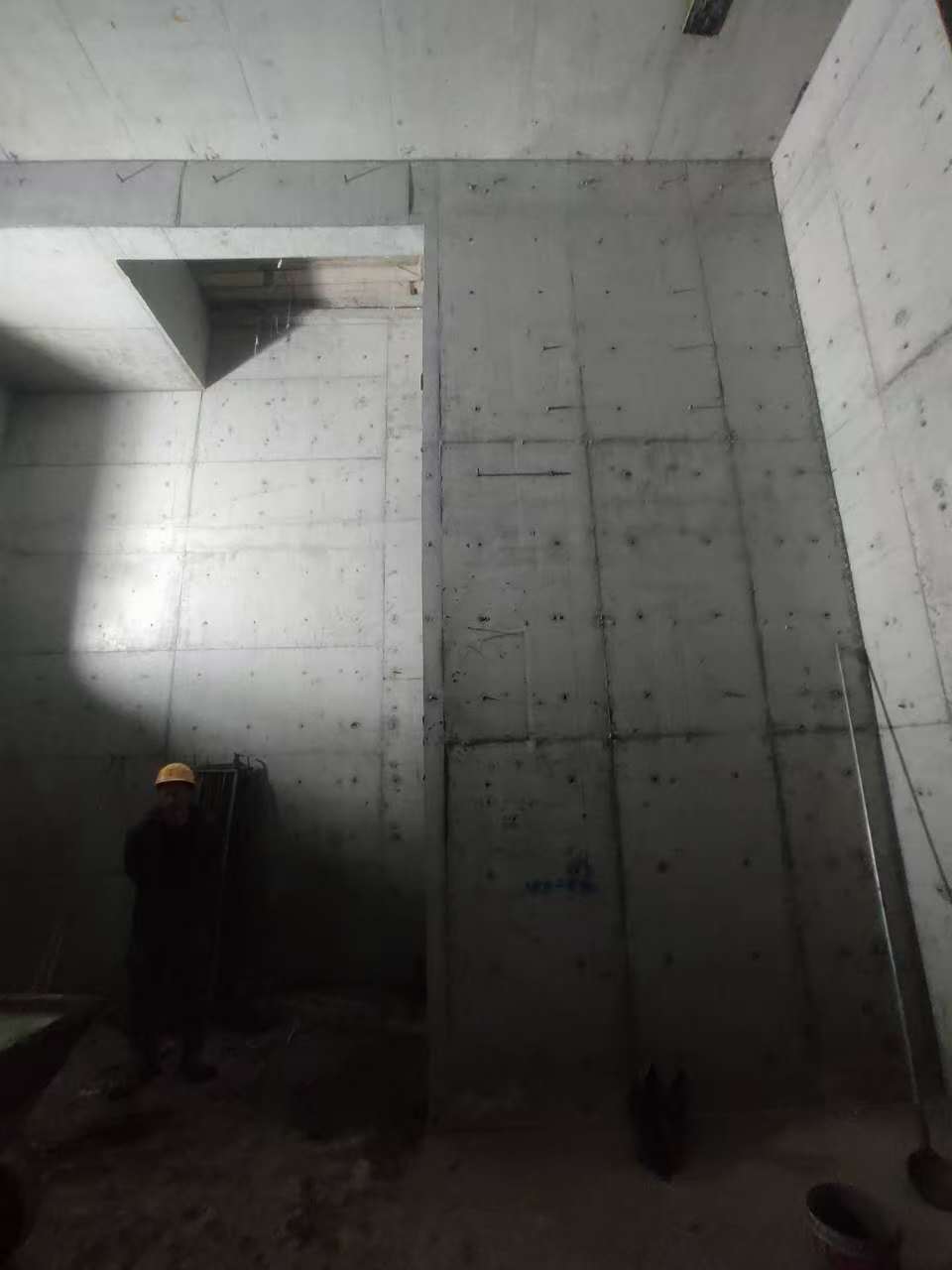 德昌墙上开槽钢筋断了有影响吗